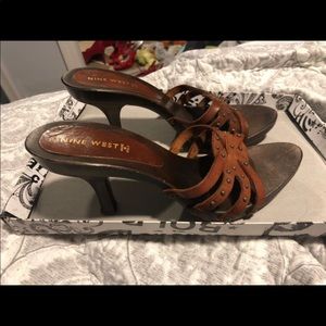 Nine West brown heels size 7.5 Wood and leather